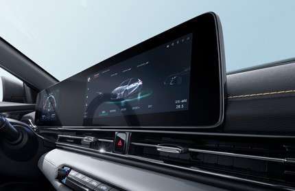 7-in. dash screen and 10.25-in. touch screen display